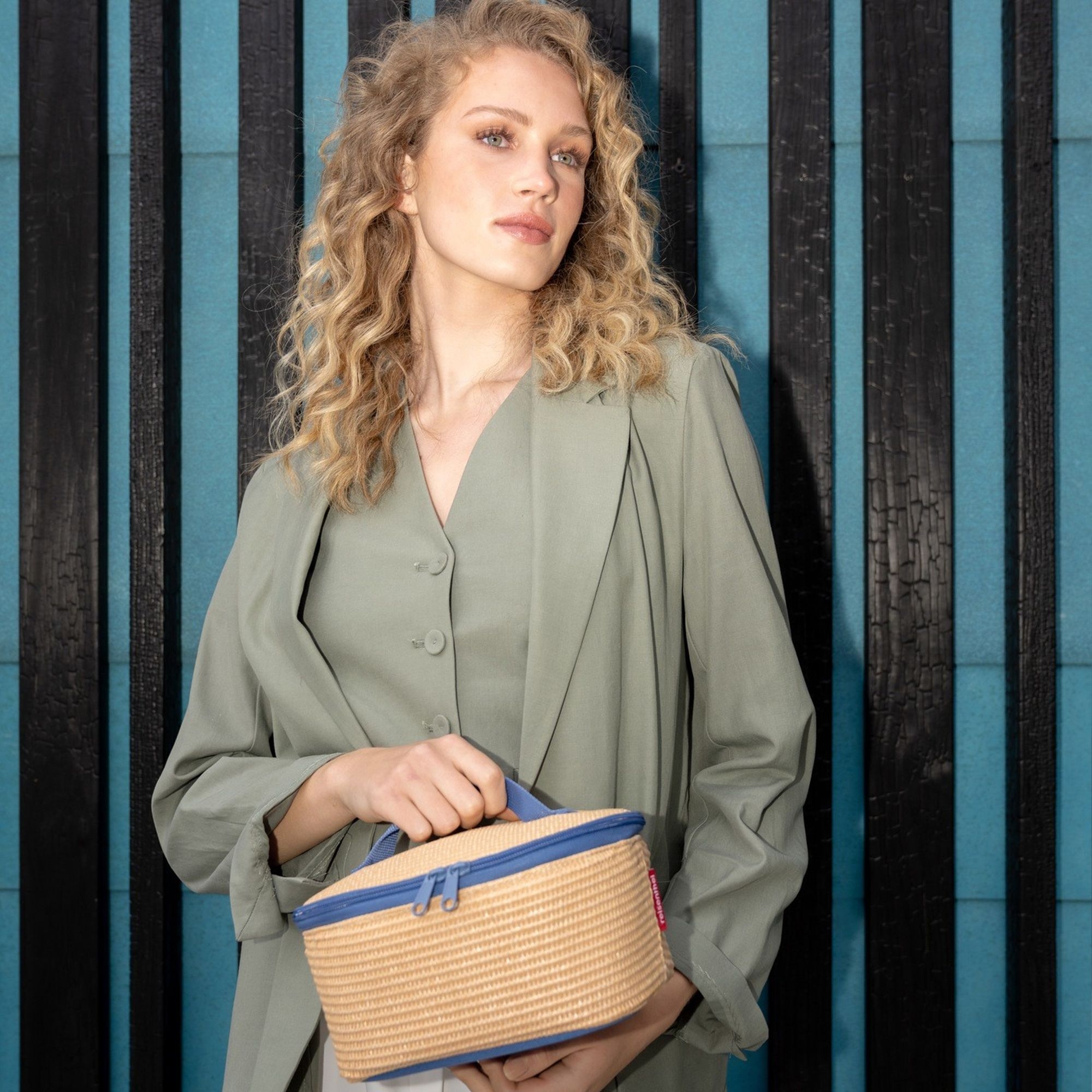 reisenthel - coolerbag S pocket - raffia blue reisenthel - coolerbag S pocket - raffia blue