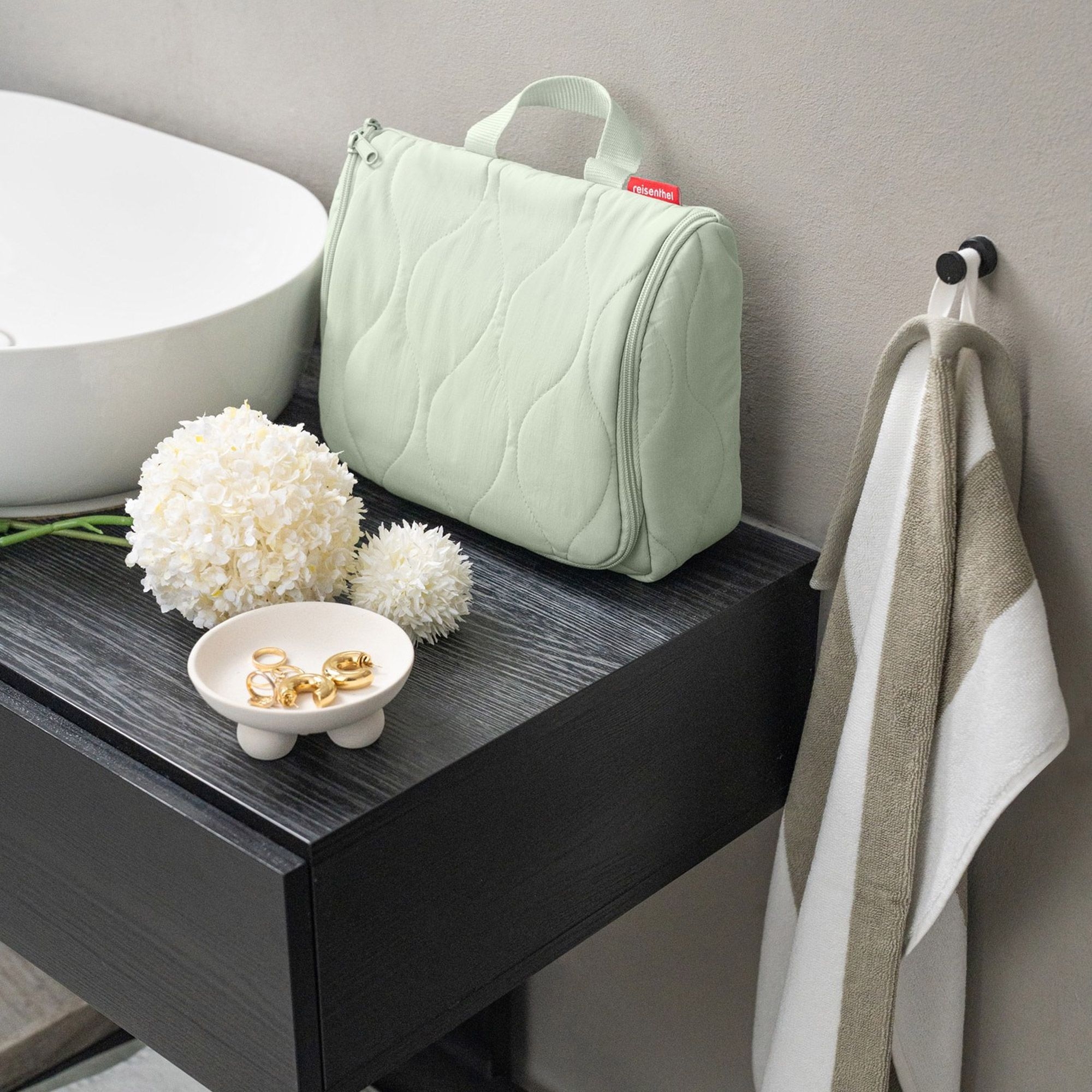 reisenthel - toiletbag XL - puffer iced matcha