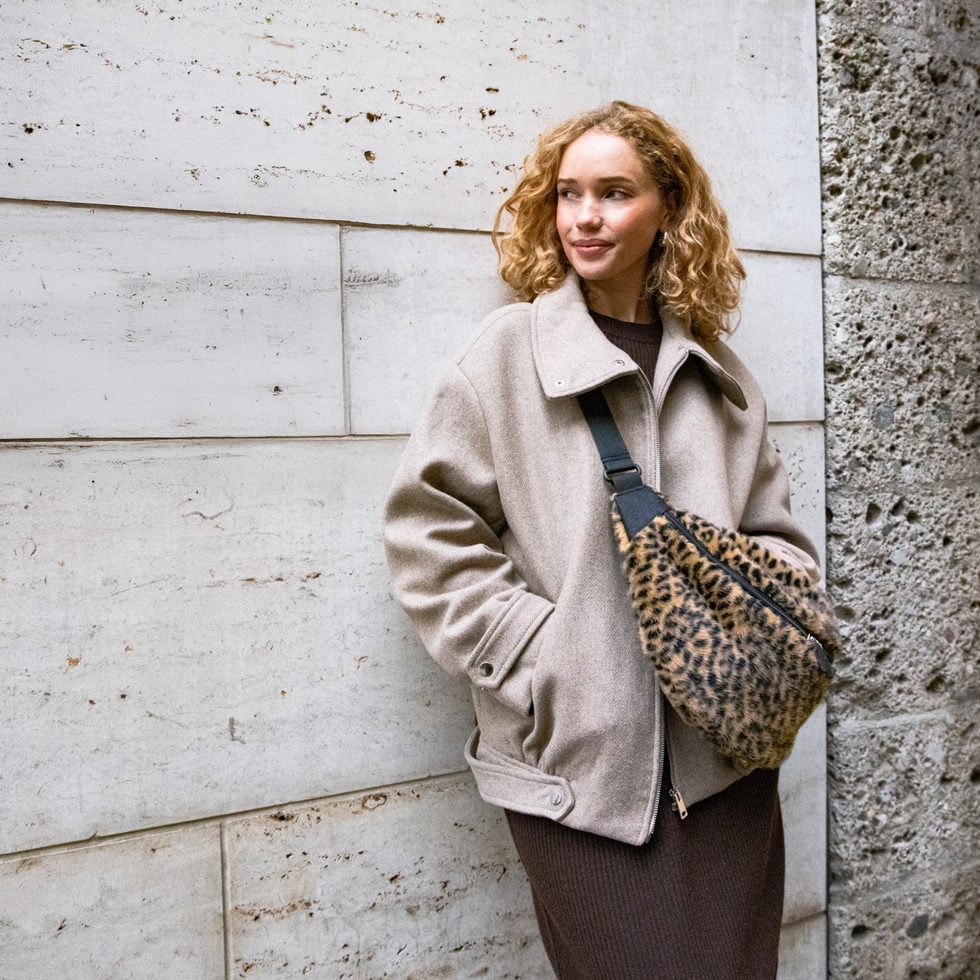 reisenthel - city beltbag - leo fake fur