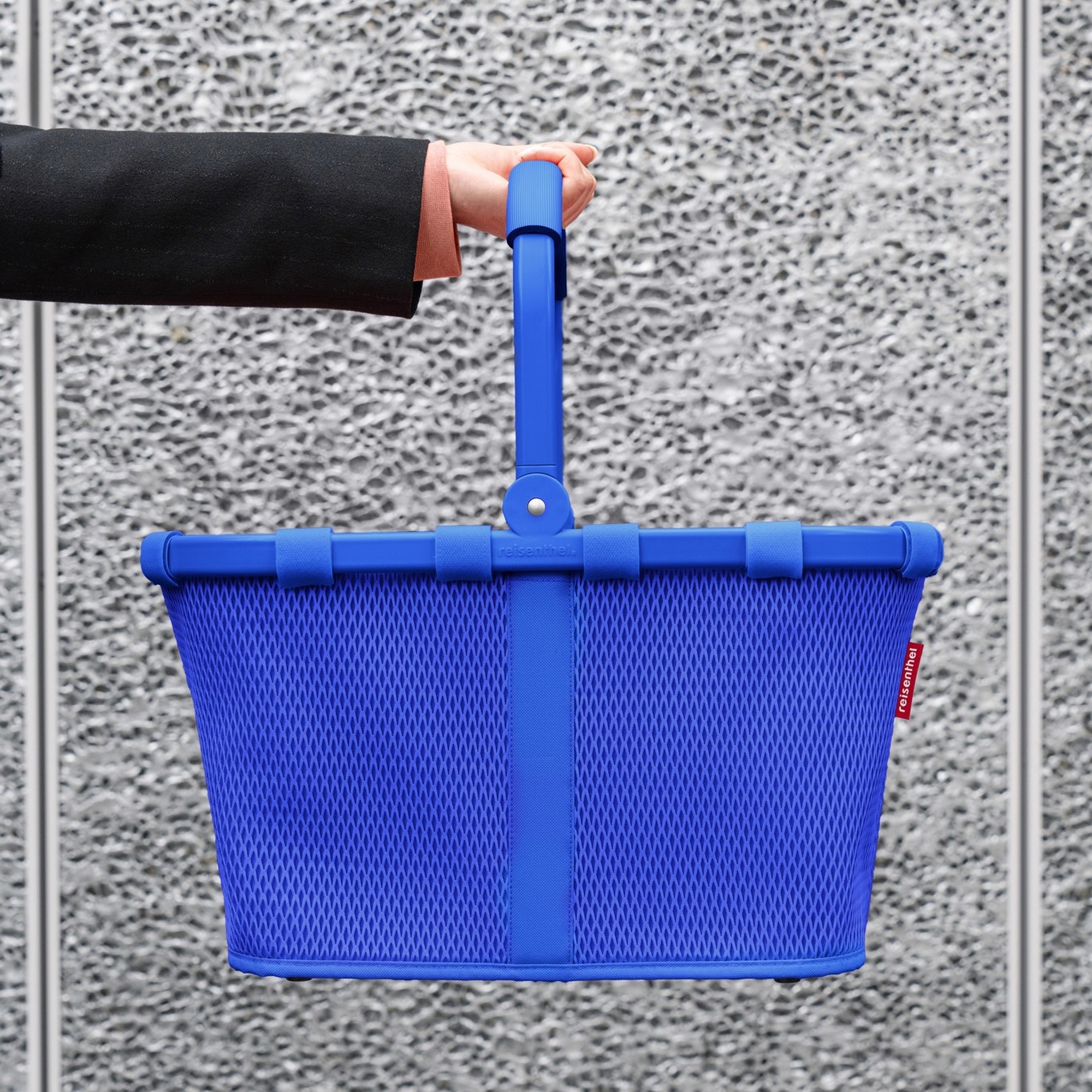 reisenthel - carrybag - frame mesh royal blue