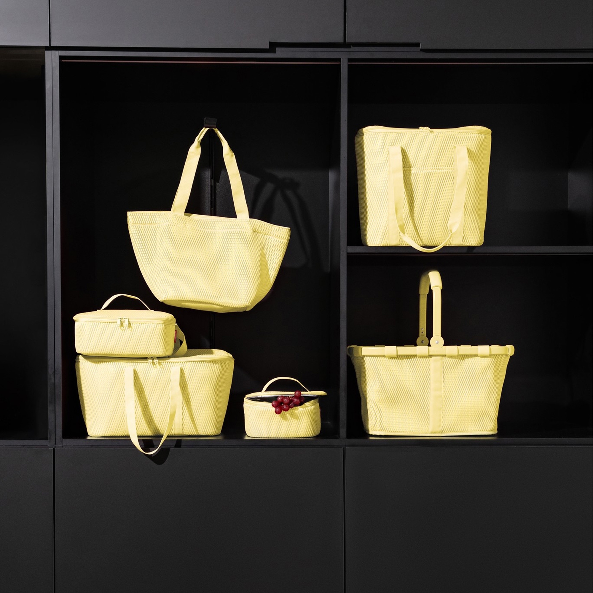 reisenthel - coolerbag S pocket - mesh lemon