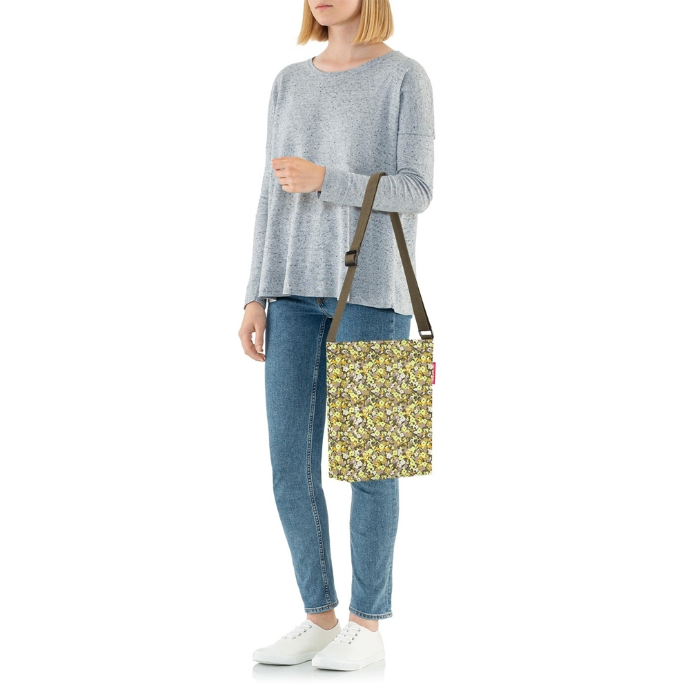 reisenthel - shoulderbag S - viola yellow reisenthel - shoulderbag S - viola yellow