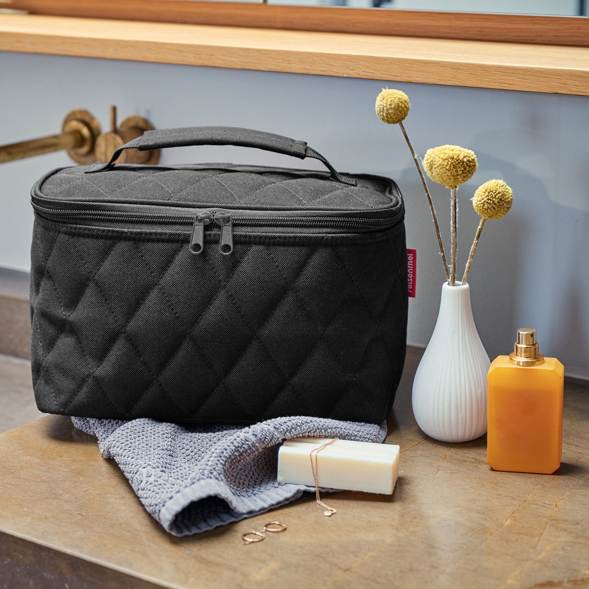 reisenthel - cosmetic case - rhombus black reisenthel - cosmetic case - rhombus black