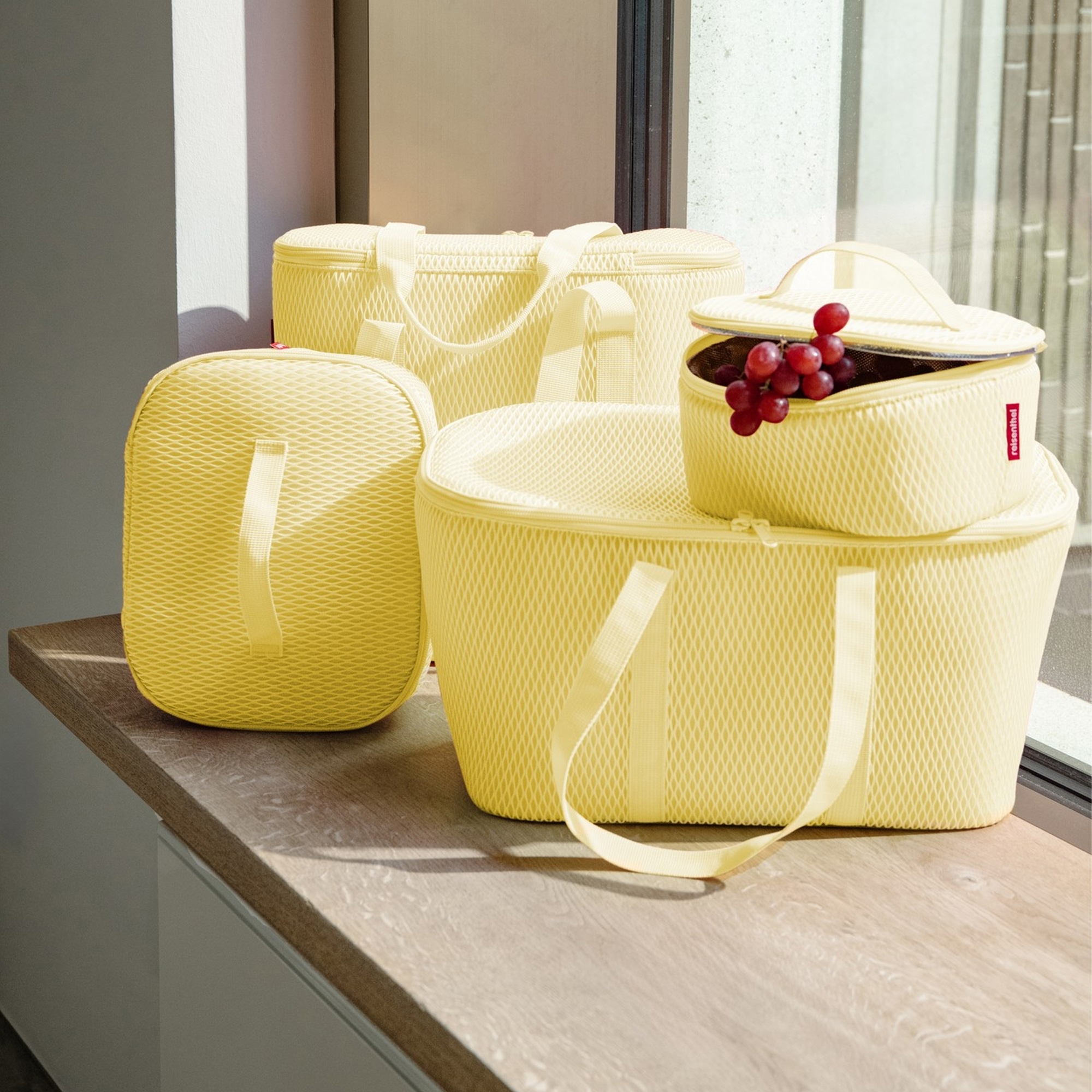 reisenthel - coolerbag S pocket - mesh lemon
