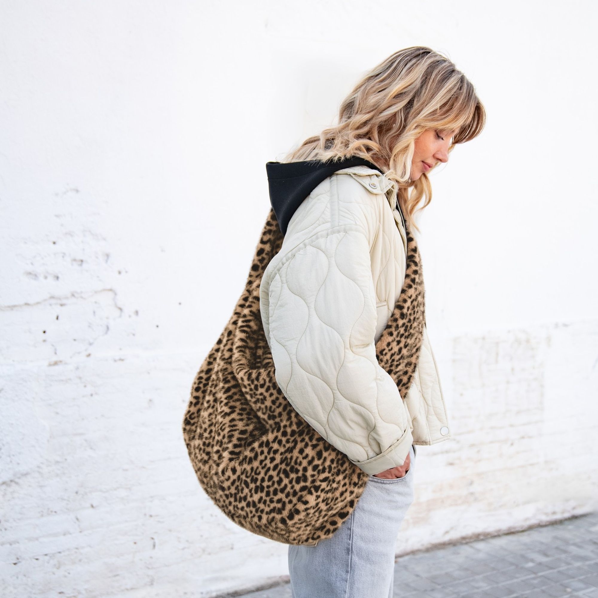 reisenthel - moonbag - leo fake fur