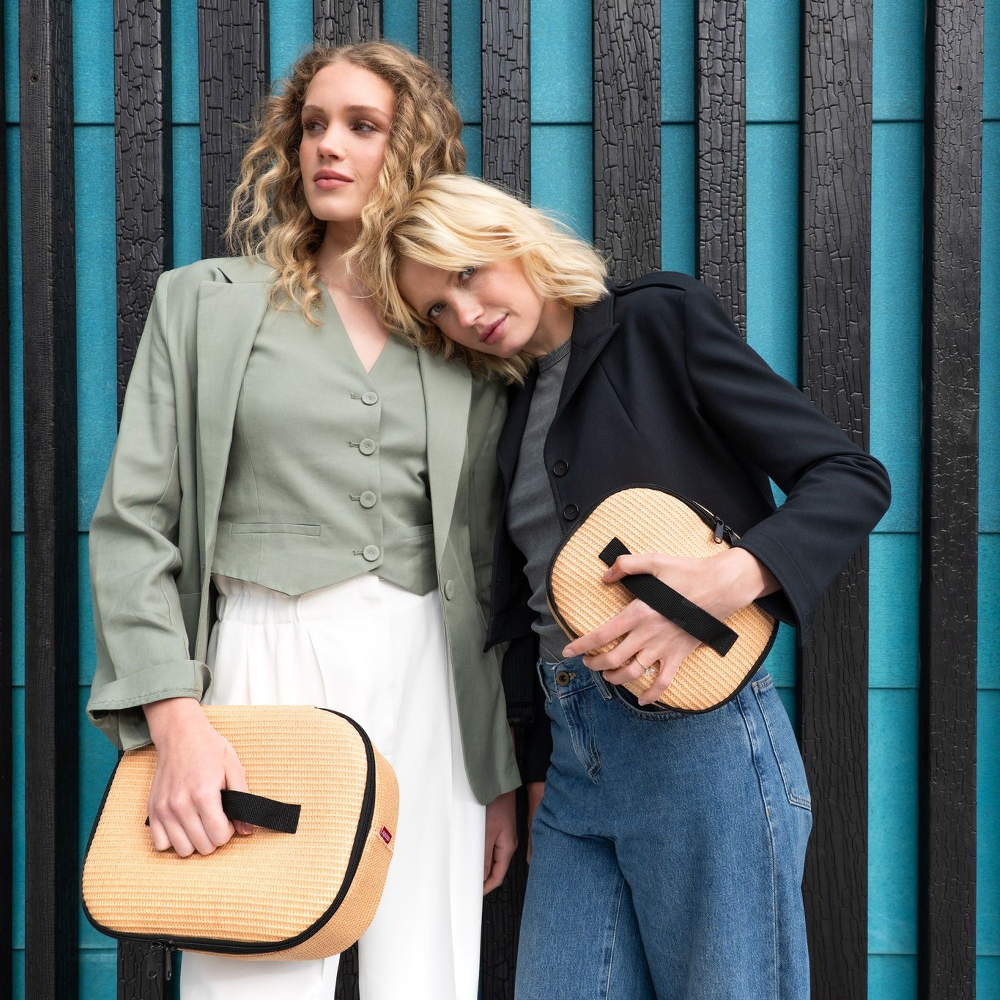 reisenthel - coolerbag M pocket - raffia black reisenthel - coolerbag M pocket - raffia black