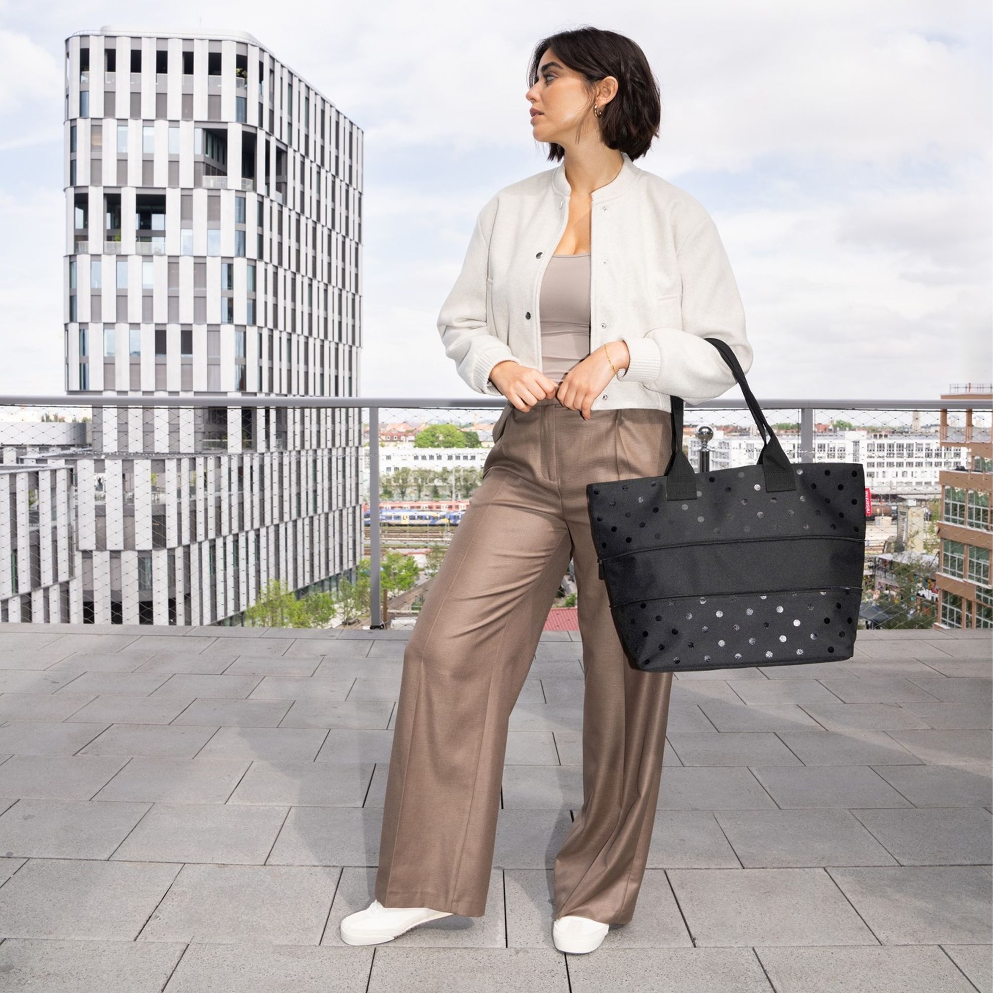 reisenthel - shopper e1 - glossy dots black reisenthel - shopper e1 - glossy dots black