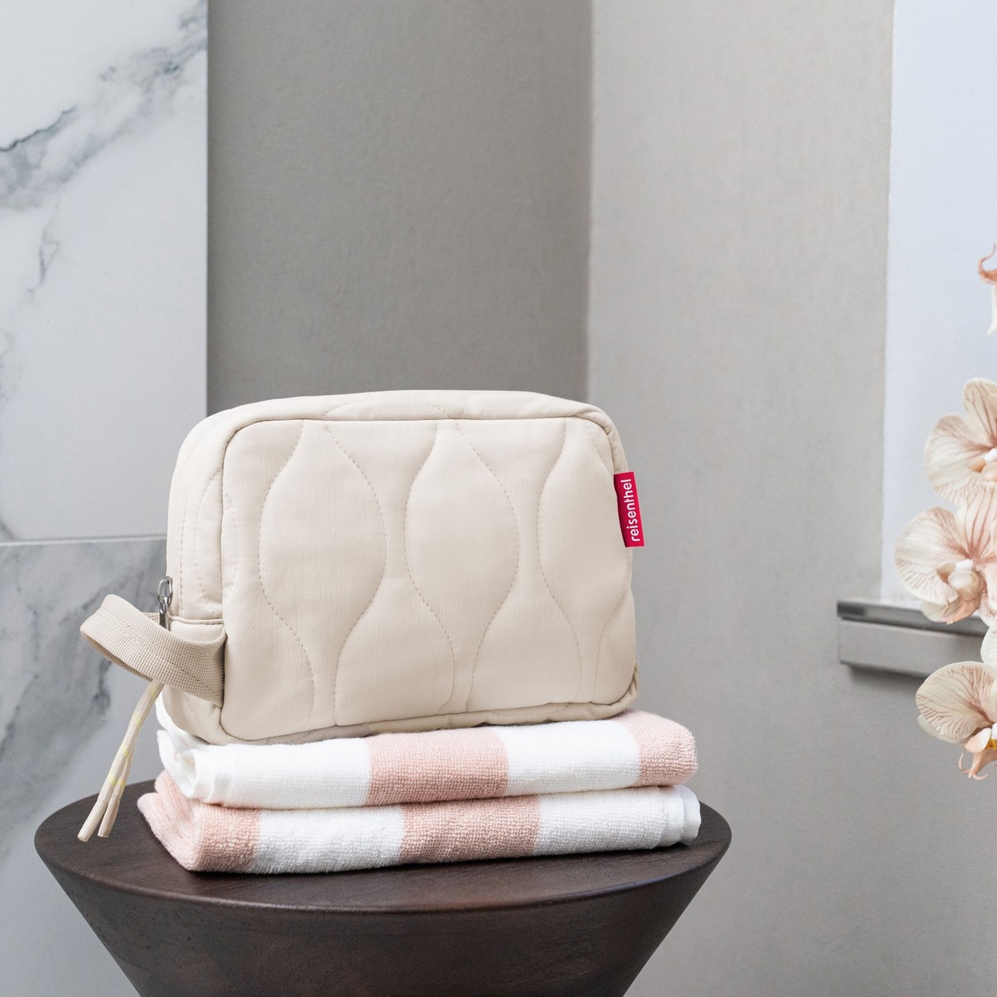 reisenthel - cosmeticpouch M - puffer stone
