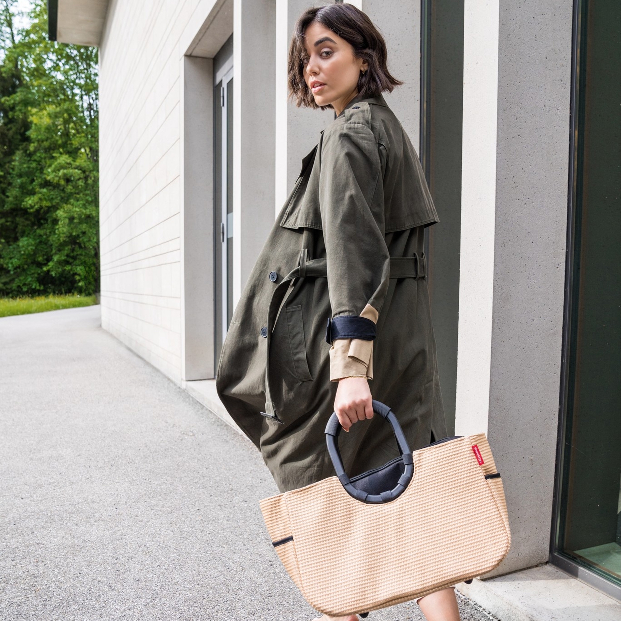 reisenthel - loopshopper M - frame raffia black reisenthel - loopshopper M - frame raffia black