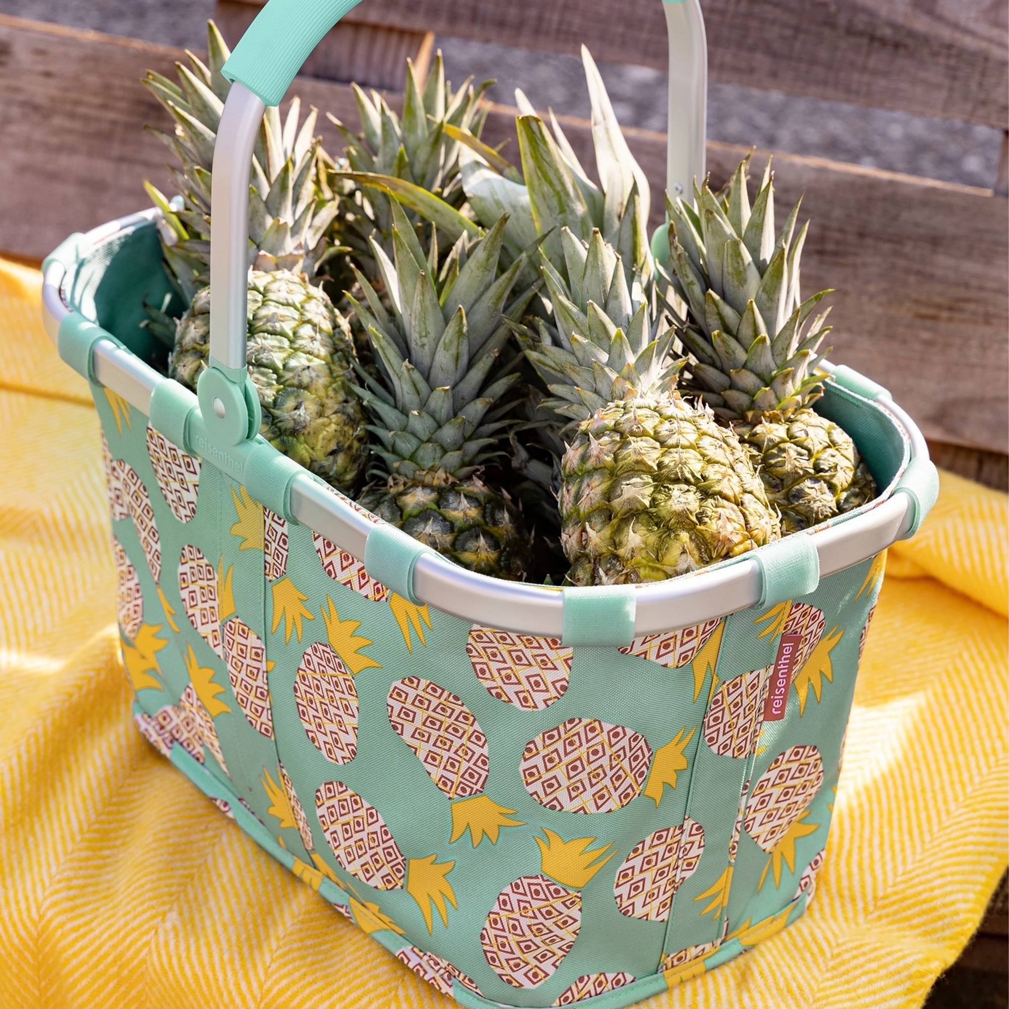 reisenthel - carrybag -pineapple