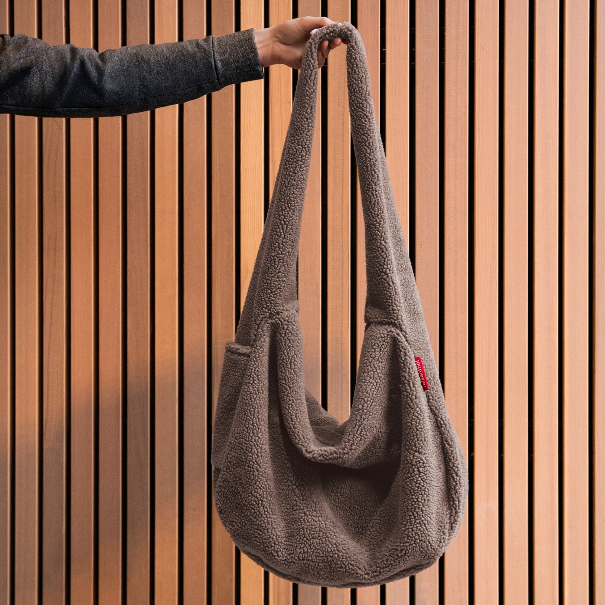 reisenthel - moonbag - teddy chocolate