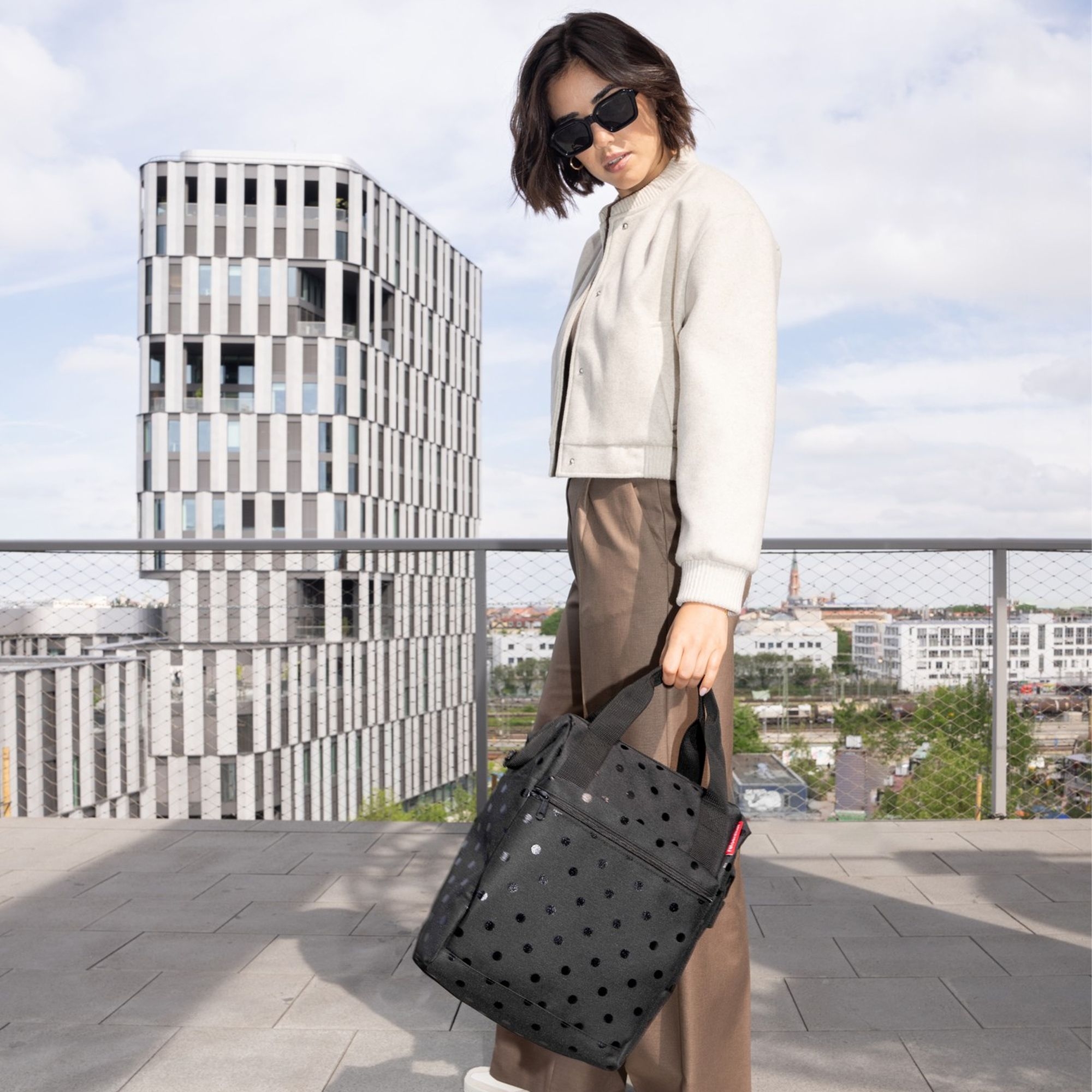 reisenthel - allrounder R - glossy dots black reisenthel - allrounder R - glossy dots black